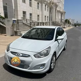 Hyundai Accent 2011