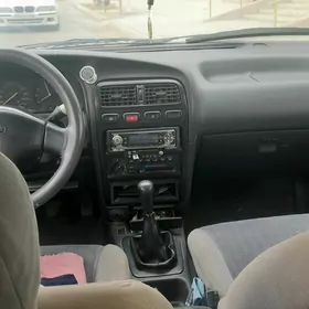 Nissan Primera 1995