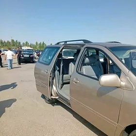 Toyota Sienna 2002