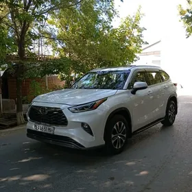 Toyota Highlander 2022