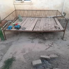 тапчан и кровать