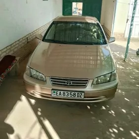 Toyota Camry 2001
