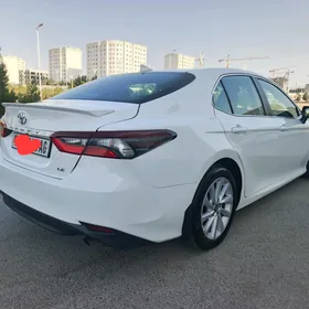 Toyota Camry 2021