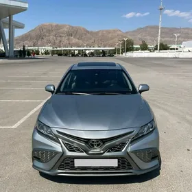Toyota Camry 2018