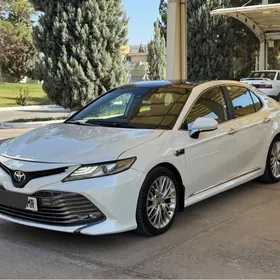 Toyota Camry 2018