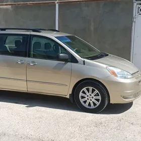 Toyota Sienna 2004