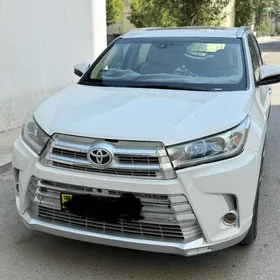 Toyota Highlander 2016