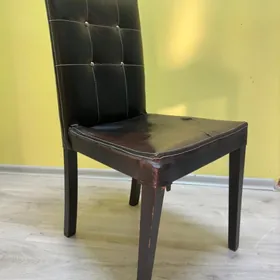 стул