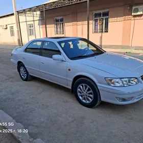 Toyota Camry 2000