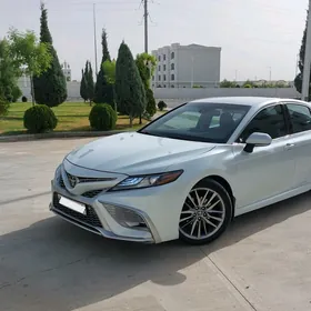 Toyota Camry 2021