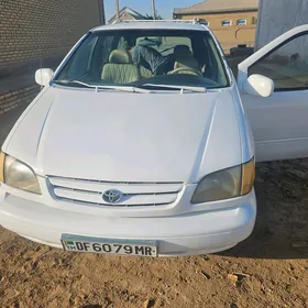 Toyota Sienna 1998