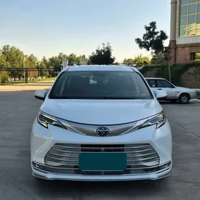 Toyota Sienna 2021