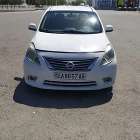 Nissan Versa 2013