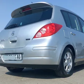 Nissan Versa 2012