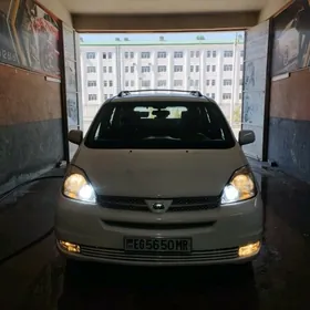 Toyota Sienna 2004