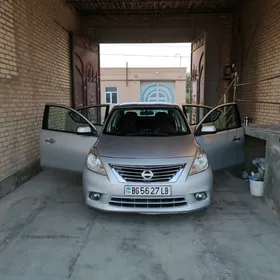Nissan Versa 2013