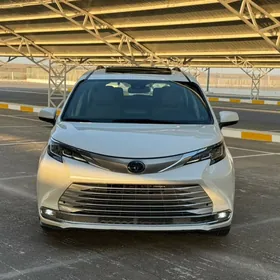 Toyota Sienna 2021
