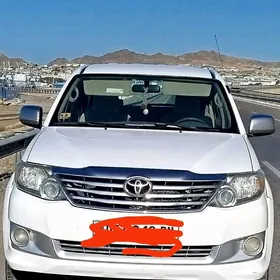 Toyota Fortuner 2010