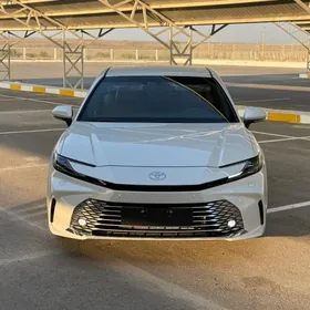 Toyota Camry 2024