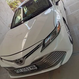 Toyota Camry 2018
