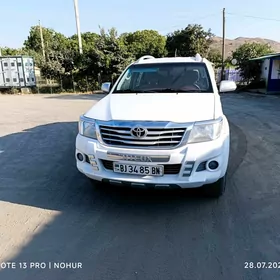 Toyota Hilux 2013