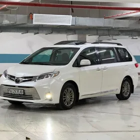 Toyota Sienna 2017