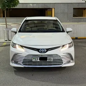 Toyota Camry 2021