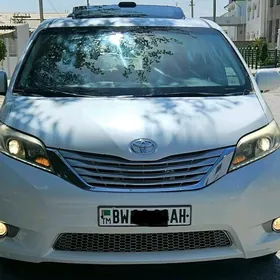 Toyota Sienna 2010