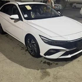 Hyundai Elantra 2025