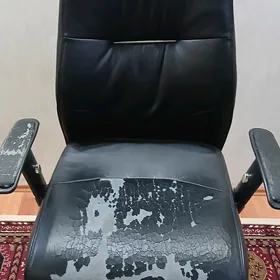 кресло для офиса и пис,стола