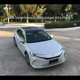 Toyota Camry 2024