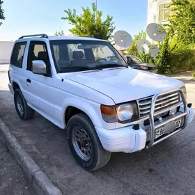 Mitsubishi Pajero 1995
