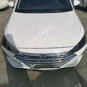 Hyundai Elantra 2020
