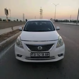 Nissan Sunny 2012