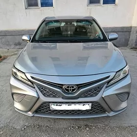 Toyota Camry 2018