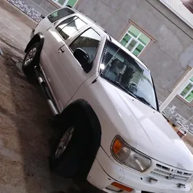 Nissan Pathfinder 1998