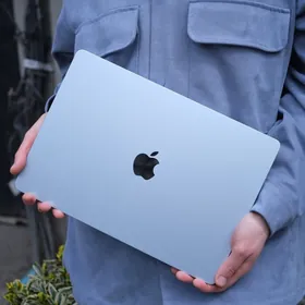 MacBook Air15/M4/16GB/256GB