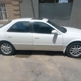 Toyota Camry 2001