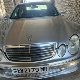 Mercedes-Benz E320 2003