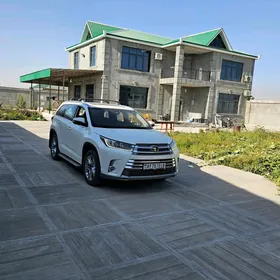 Toyota Highlander 2018