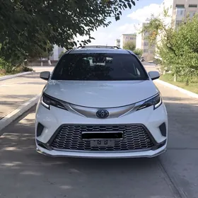 Toyota Sienna 2021