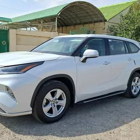 Toyota Highlander 2022