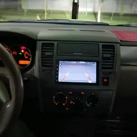 Nissan Tiida 2008