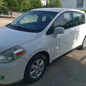 Nissan Versa 2012