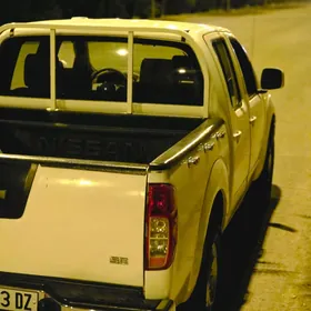 Nissan Navara 2012