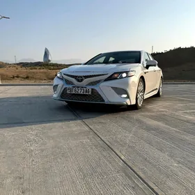 Toyota Camry 2019