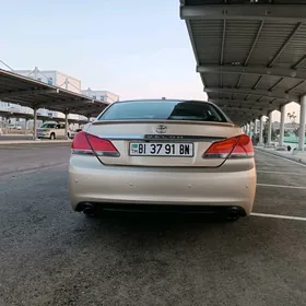 Toyota Avalon 2010