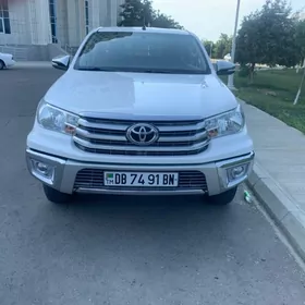 Toyota Hilux 2017