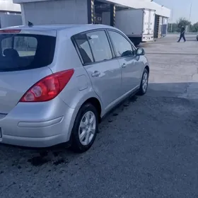 Nissan Versa 2010