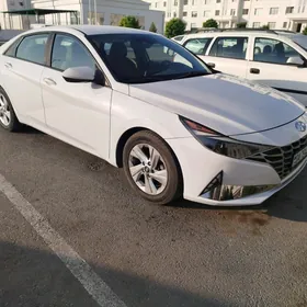 Hyundai Elantra 2022